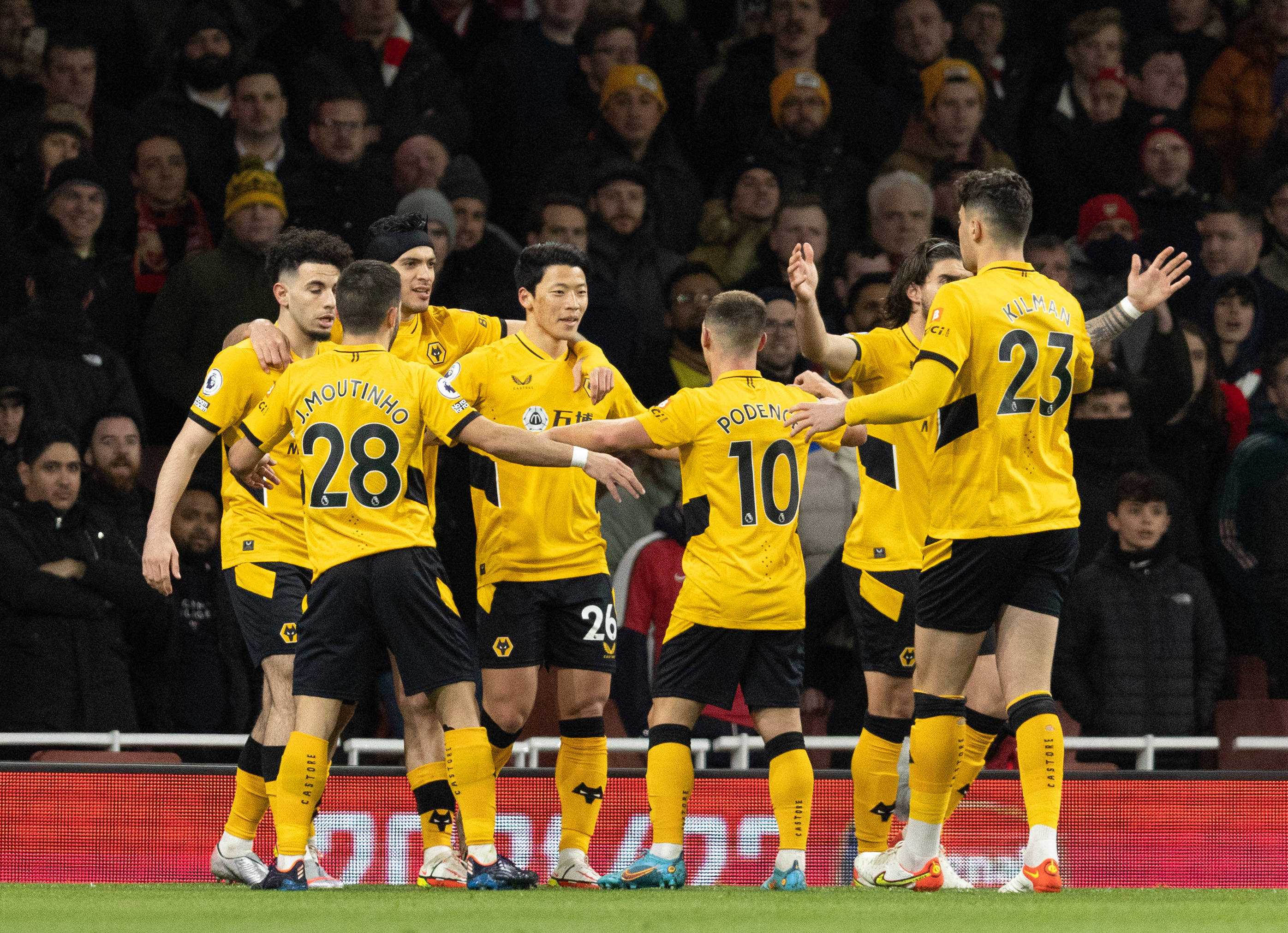 观众一片哗 观众一片哗