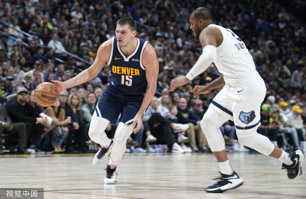 并保持防守 并保持防守